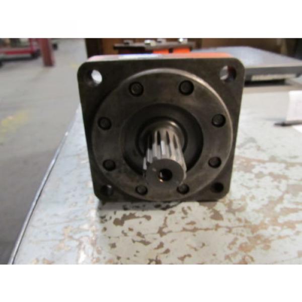 CHARLYN Kiribati  HYDRAULIC MOTOR 109-1181-004 W. 1-1/4&#034; SHAFT DIA.14 TOOTH SPLINE #4 image