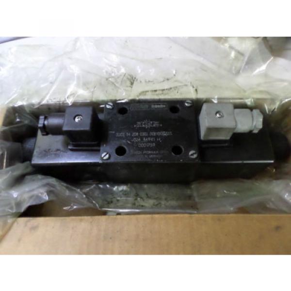 PARKER DENISON - DIRECTIONAL SOLENOID VALVE 24DC - 3 position Spring Centred #1 image